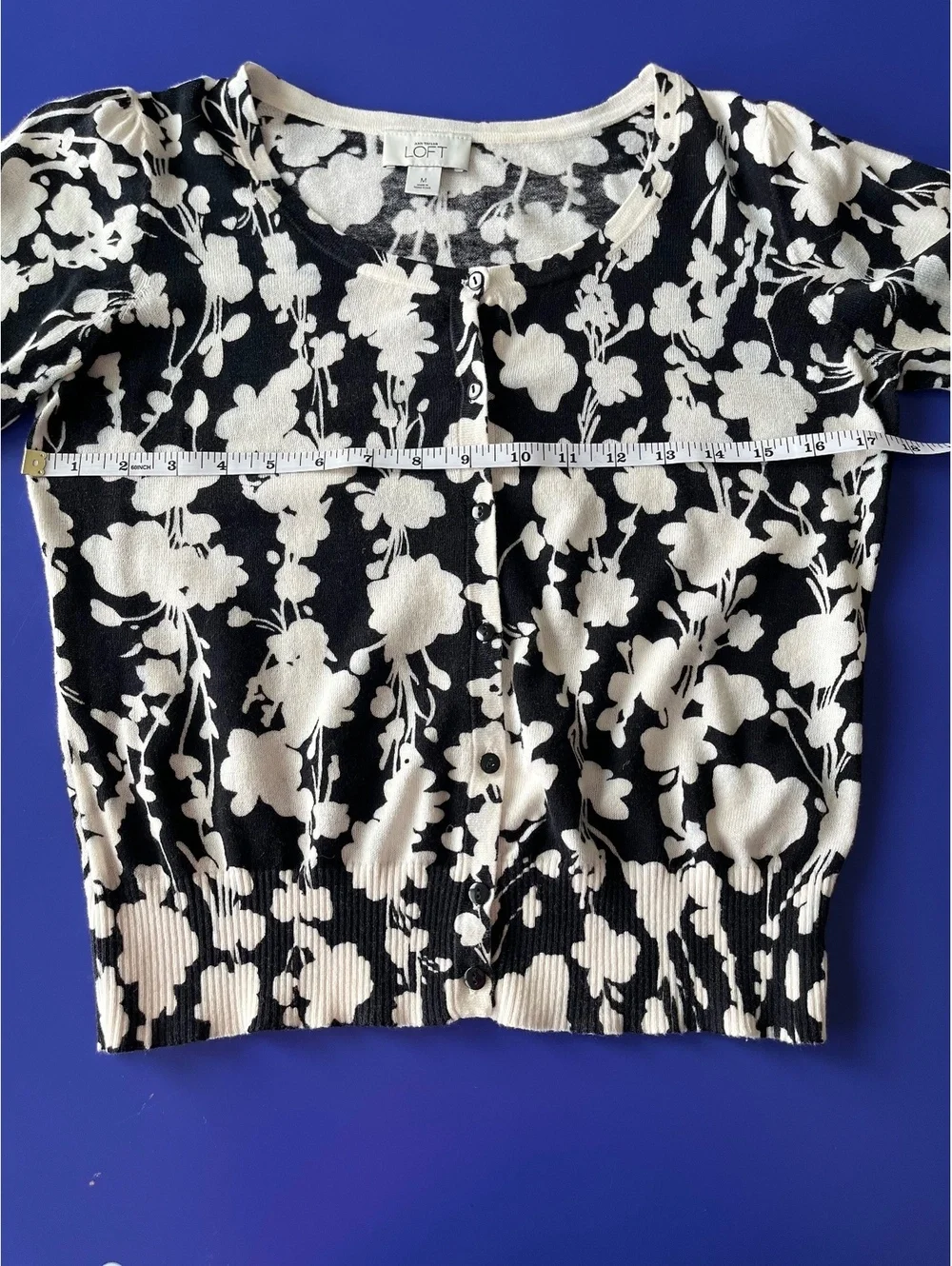 Ann Taylor LOFT Black and White Floral Button-Up Short Sleeve Sweater Small
